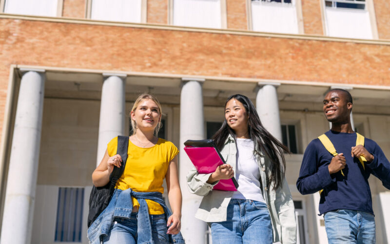 Ingeniería en Sistemas en crecimiento: oportunidades de estudio en la Universidad Latina