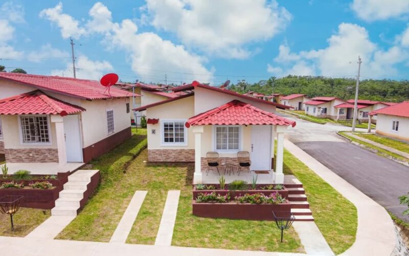 Un nuevo estándar de vivienda en Panamá: energía confiable y suministro de agua permanente